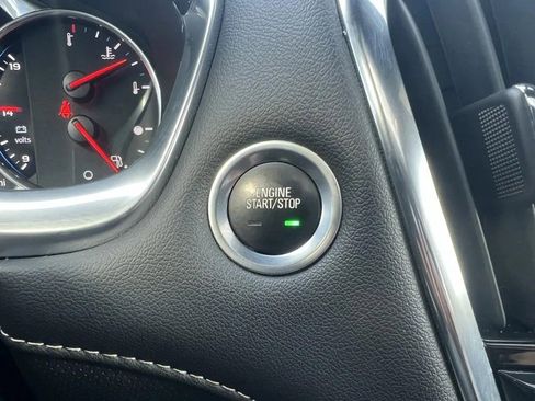 Used 2022 Chevrolet Traverse Premier image 18