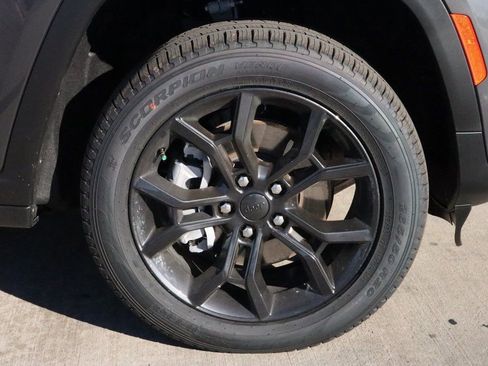 New 2025 Jeep Grand Cherokee L Limited AWD/4WD image 21