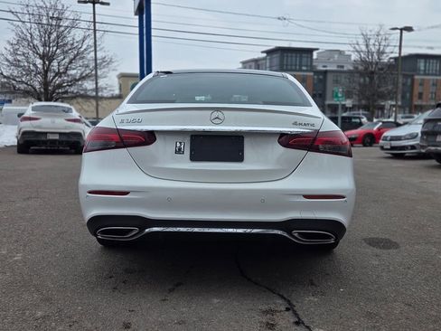 Used 2022 Mercedes-Benz E 350 4MATIC Sedan image 5