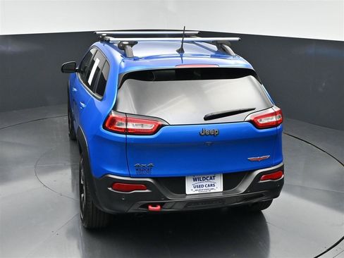 Used 2018 Jeep Cherokee Trailhawk w/ Cold Weather Group AWD/4WD image 27