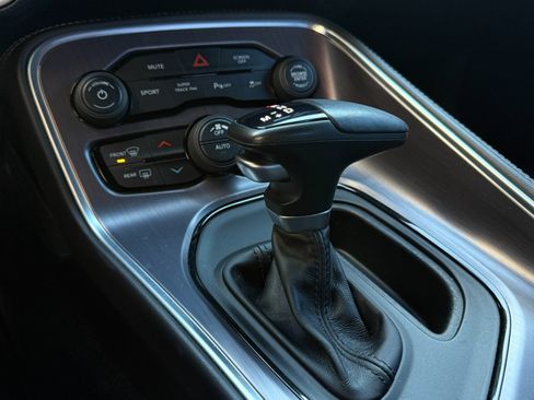 Used 2018 Dodge Challenger GT w/ Driver Convenience Group image 31