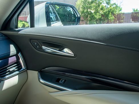 Used 2021 Cadillac XT4 Luxury w/ Cold Weather Package AWD/4WD image 23