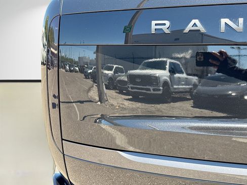 New 2026 Land Rover Range Rover Long Wheelbase SE image 10