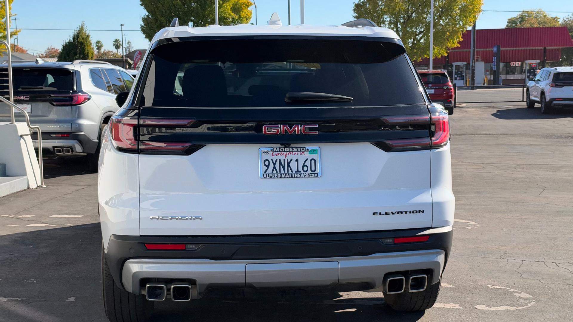 Used 2025 GMC Acadia Elevation FWD image 6