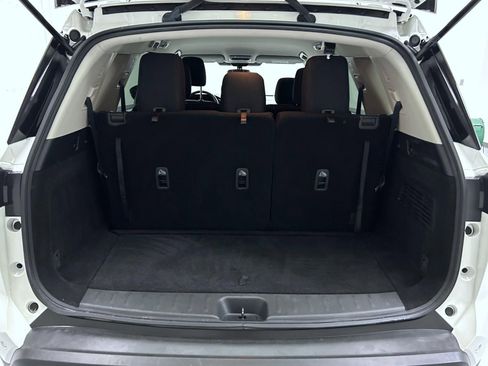 Used 2023 Nissan Pathfinder SV image 23