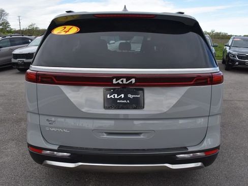 Used 2024 Kia Carnival SX Prestige FWD image 5
