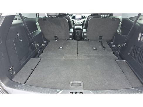 Used 2022 Ford Explorer XLT w/ Equipment Group 202A image 11