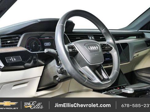 Used 2024 Audi Q8 e-tron Premium Plus w/ Premium Plus Package AWD/4WD image 4