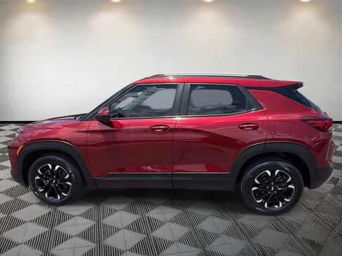 Used 2022 Chevrolet TrailBlazer LT w/ Confidence II Package FWD image 8