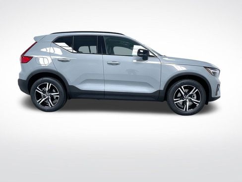New 2026 Volvo XC40 B5 Core w/ Climate Package image 2