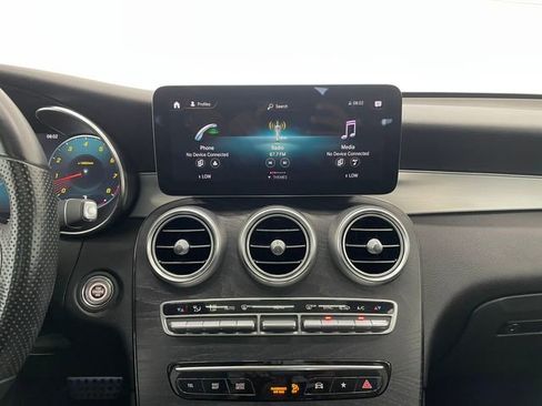 Used 2021 Mercedes-Benz GLC 300 image 4