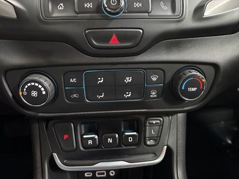 Used 2018 GMC Terrain SLE FWD image 18