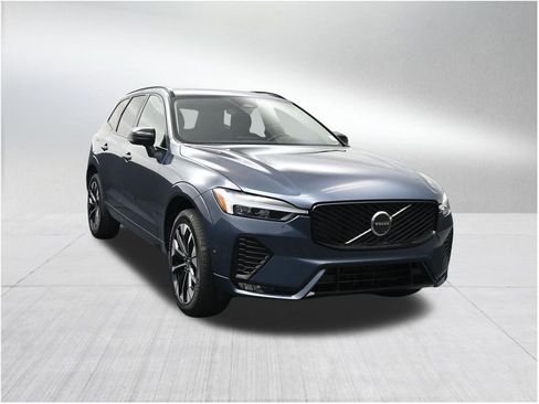 New 2026 Volvo XC60 B5 Plus AWD/4WD image 7