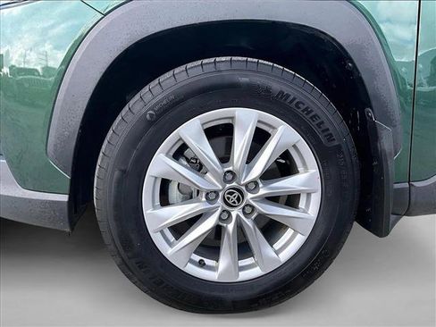 Used 2025 Toyota Corolla Cross LE FWD image 10
