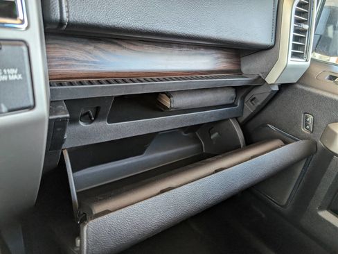 Used 2016 Ford F150 Lariat image 31