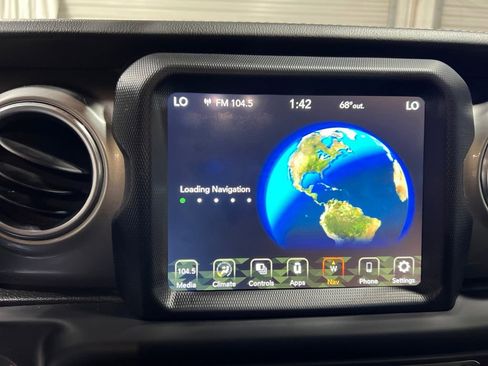 Used 2021 Jeep Wrangler Unlimited Sahara w/ Uconnect 4C Nav & Sound Group AWD/4WD image 32