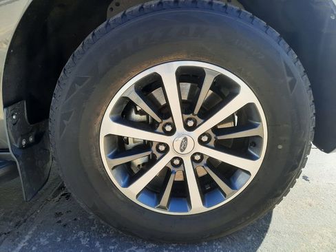 Used 2018 Ford Expedition XLT AWD/4WD image 20