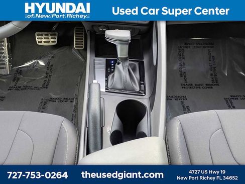 Used 2025 Hyundai Elantra Sport FWD image 19