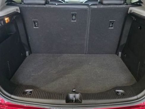 Used 2019 Chevrolet Trax LT w/ LT Convenience Package image 6