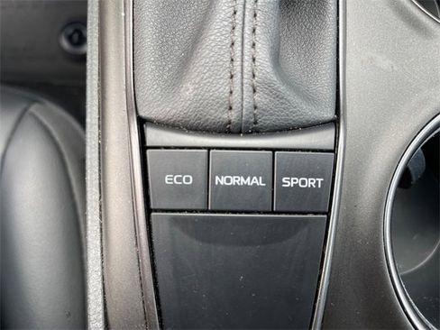 Used 2023 Toyota Camry SE w/ Convenience Package image 32