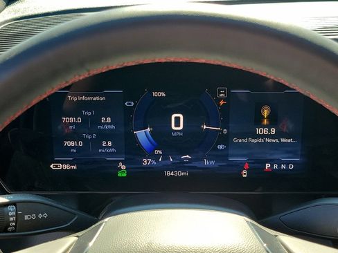 Used 2024 Chevrolet Equinox EV RS FWD image 26