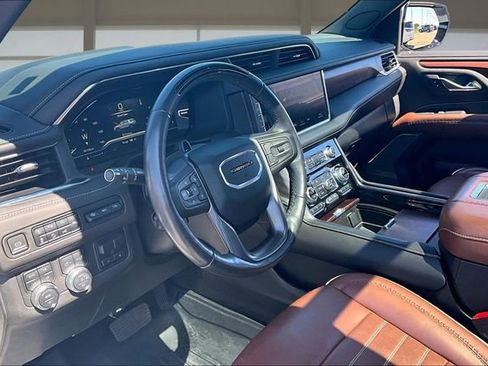 Used 2023 GMC Yukon Denali Ultimate AWD/4WD image 14
