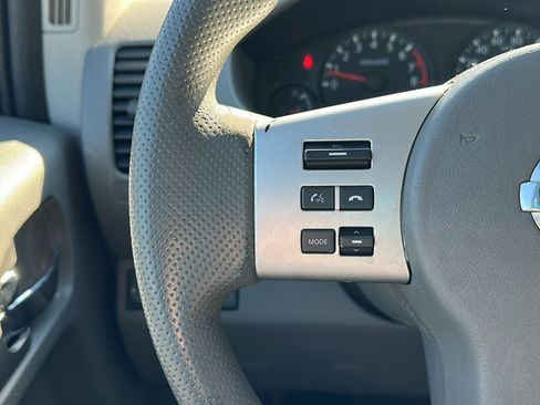 Used 2018 Nissan Frontier SV image 15