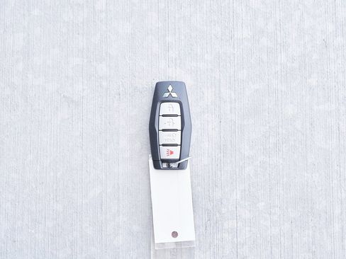 New 2025 Mitsubishi Outlander SE image 54