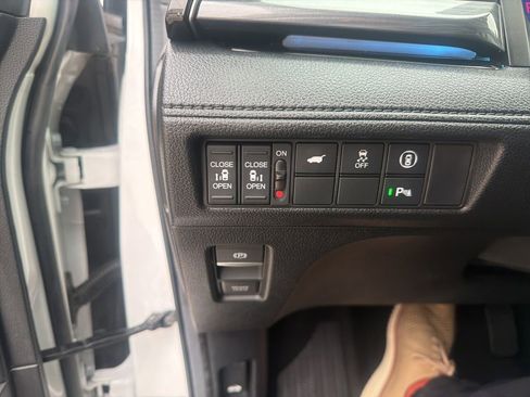 Used 2024 Honda Odyssey Elite image 28