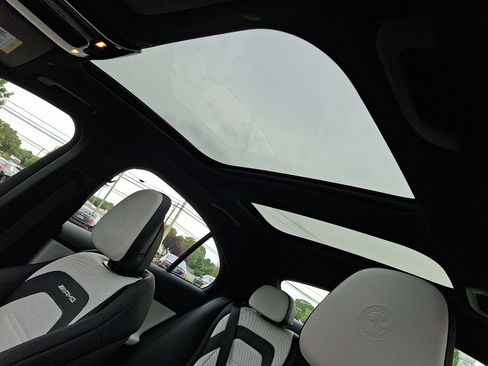 New 2026 Mercedes-Benz E 53 AMG e 4MATIC Sedan image 9