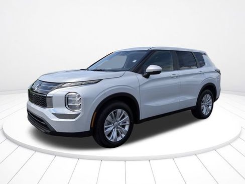 New 2026 Mitsubishi Outlander ES FWD image 7
