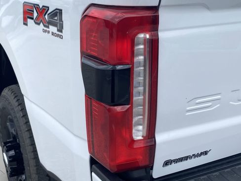 Used 2026 Ford F350 Lariat AWD/4WD image 7