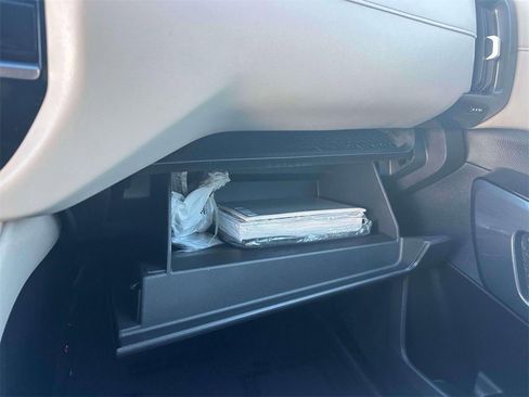 Certified 2024 Nissan Pathfinder SL image 34