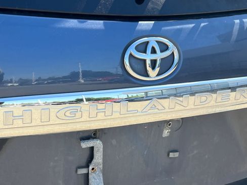 Used 2013 Toyota Highlander Plus w/ Protection Pkg image 21