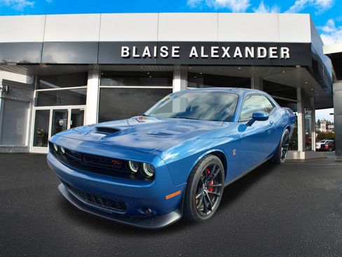 Used 2022 Dodge Challenger R/T Scat Pack w/ Dynamics Package RWD image 8