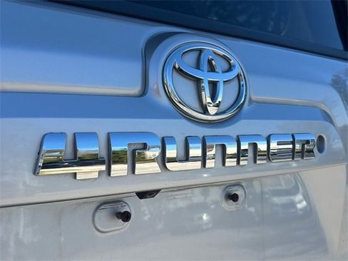 Used 2019 Toyota 4Runner SR5 Premium image 16