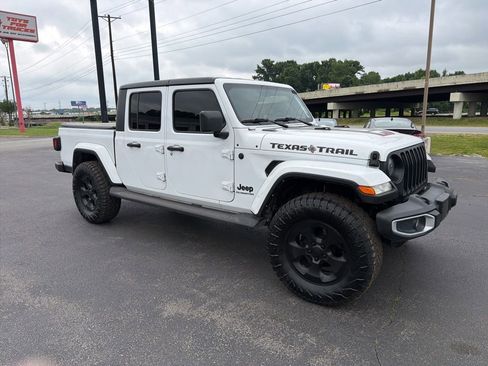 Used 2022 Jeep Gladiator Sport AWD/4WD image 2