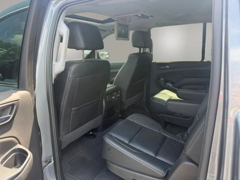 Used 2020 Chevrolet Suburban LT AWD/4WD image 35