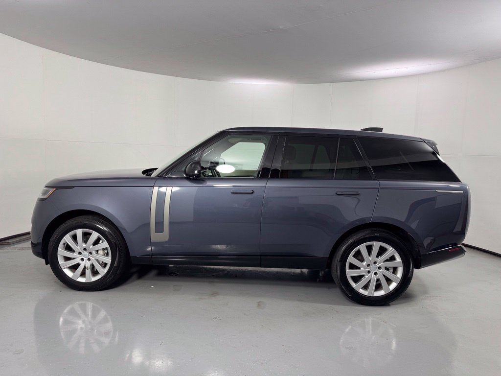 Used 2025 Land Rover Range Rover SE AWD/4WD image 10