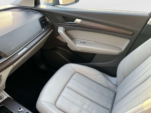 Used 2023 Audi Q5 2.0T Premium w/ Convenience Package AWD/4WD image 36