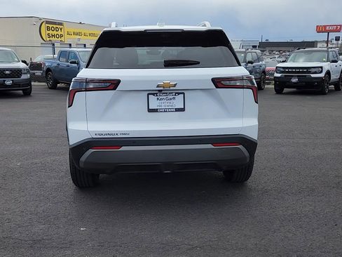 Used 2025 Chevrolet Equinox LT w/ Convenience Package II AWD/4WD image 3