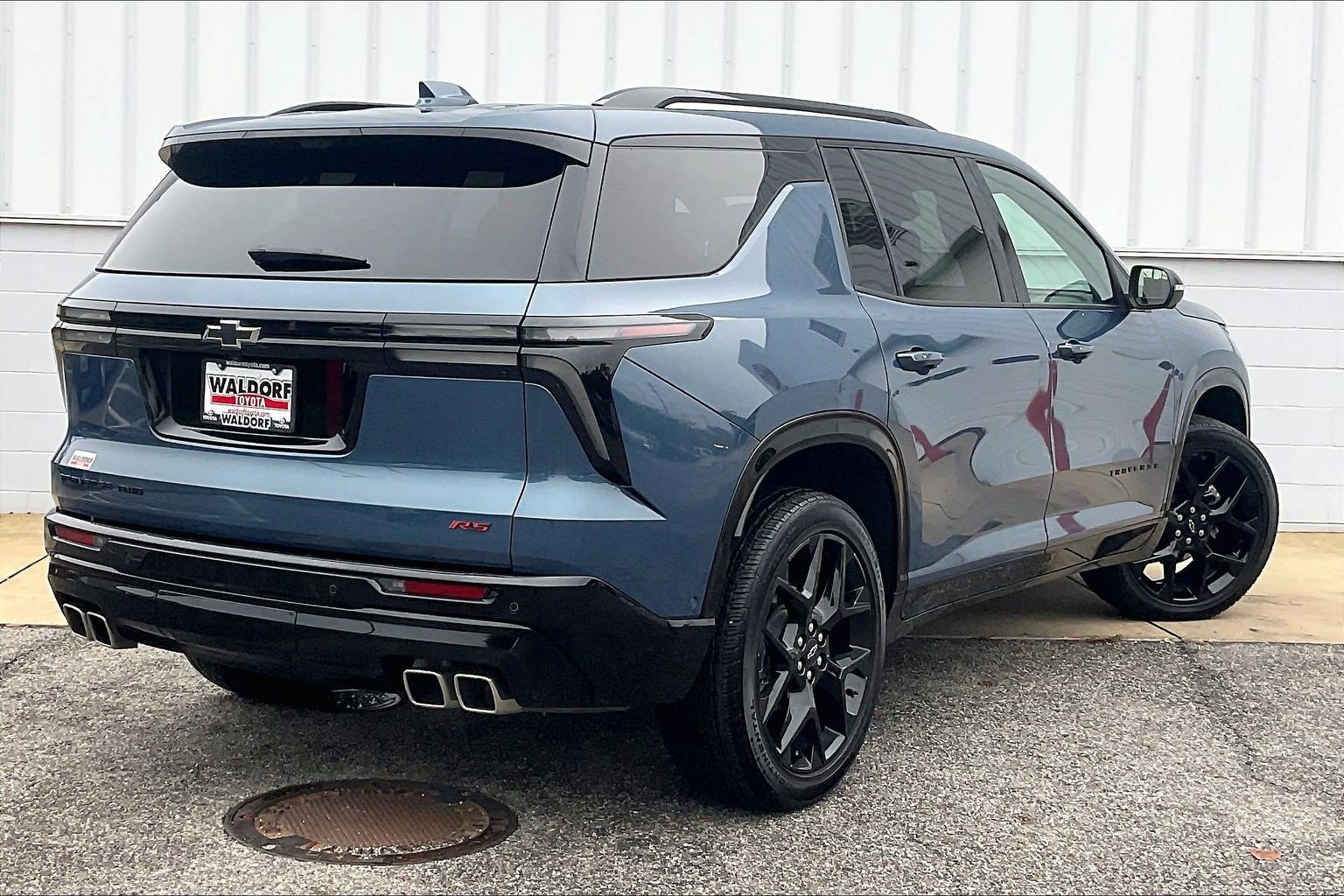 Used 2025 Chevrolet Traverse RS AWD/4WD image 17