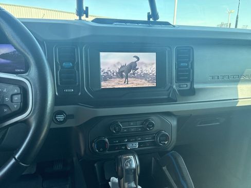 Used 2023 Ford Bronco Black Diamond w/ Sasquatch Package image 8