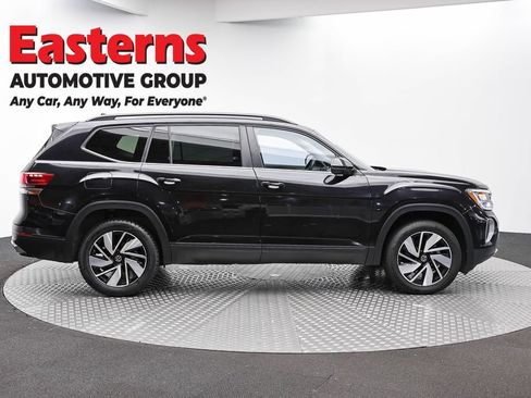Used 2025 Volkswagen Atlas SE FWD image 4