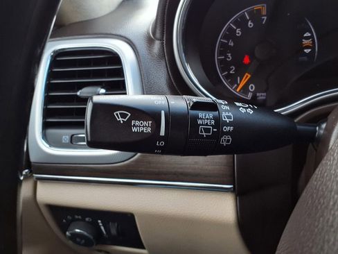 Used 2021 Jeep Grand Cherokee Summit image 17