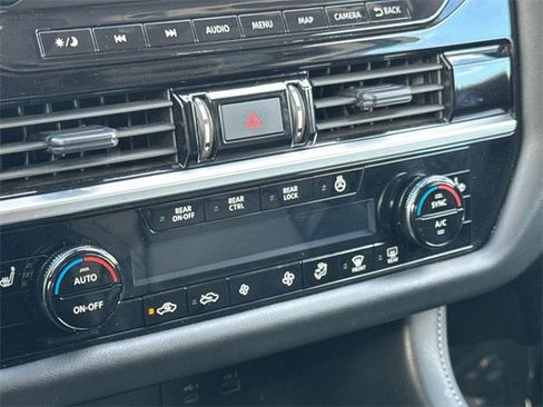 Certified 2024 Nissan Pathfinder SL image 15