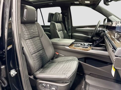 New 2026 Cadillac Escalade Platinum Sport w/ LPO, ONYX Package AWD/4WD image 35