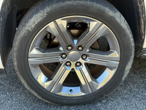 Used 2012 GMC Yukon XL Denali image 10