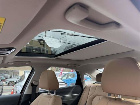 Used 2025 Hyundai Sonata Limited FWD image 17