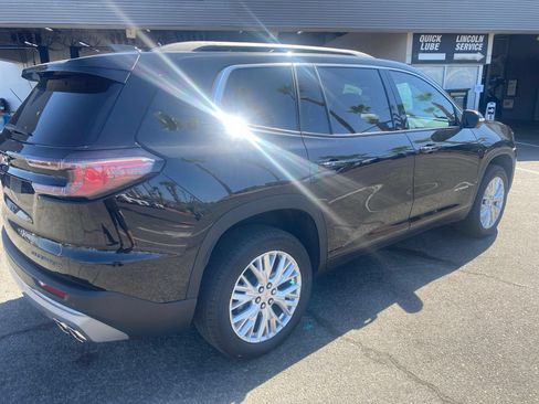 Used 2024 GMC Acadia Elevation w/ Luxury Package FWD image 5